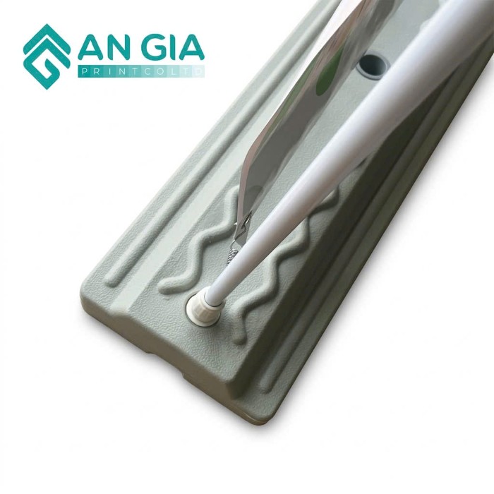 Standee Kiểu Cửa Đế Nhựa